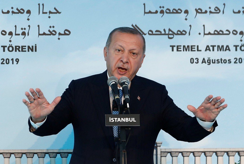 أردوغان يحسم أمره بشأن عملية شرق الفرات ويعلن أنه أخطر موسكو وواشنطن