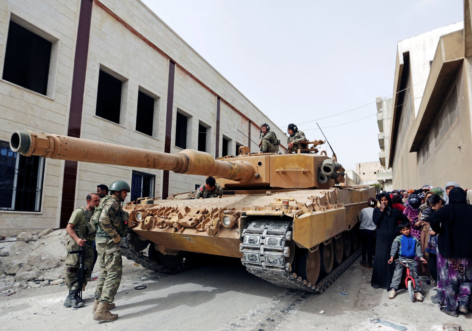 إصابة جنديين تركيين بهجوم لوحدات الحماية الكردية على عفرين شمالي سوريا