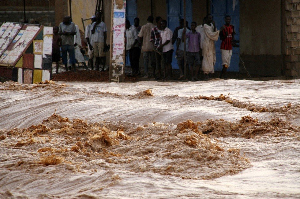 السودان.. أمطار غزيرة تُغرق شوارع الخرطوم وتشل الحركة