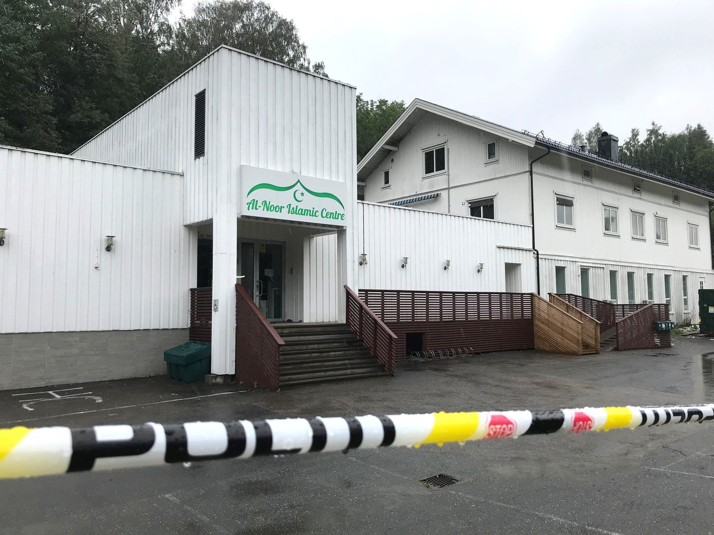 مطلق النار داخل مسجد في النرويج يرفض الرد على أسئلة المحققين
