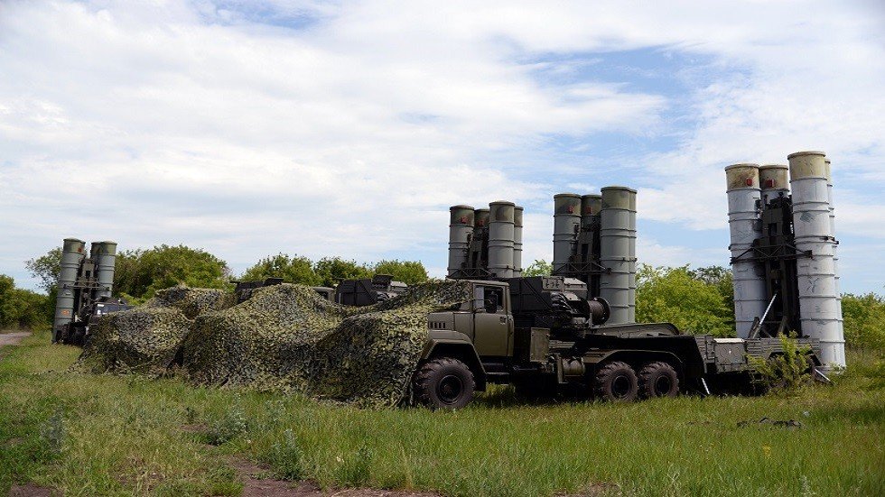 طواقم الدفاع الجوي الروسي تستعد لإطلاق الصواريخ التدريبية في شرق سيبيريا