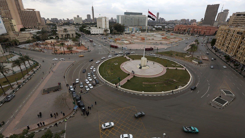 السيسي يكلف الحكومة بإخلاء القاهرة من الوزارات