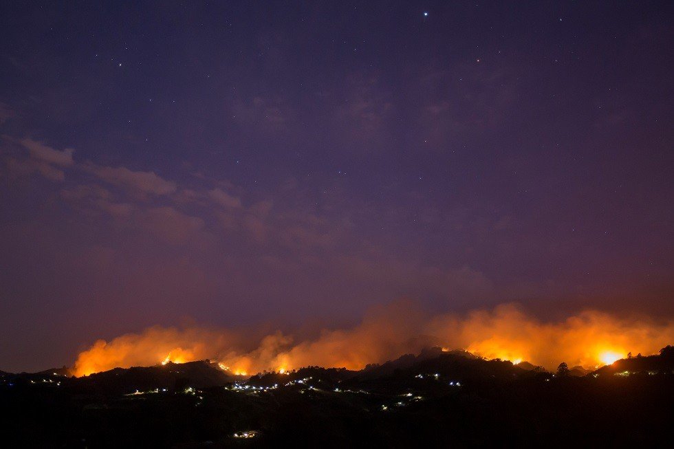 فرار 9 آلاف شخص من حريق غابات في جزر الكناري
