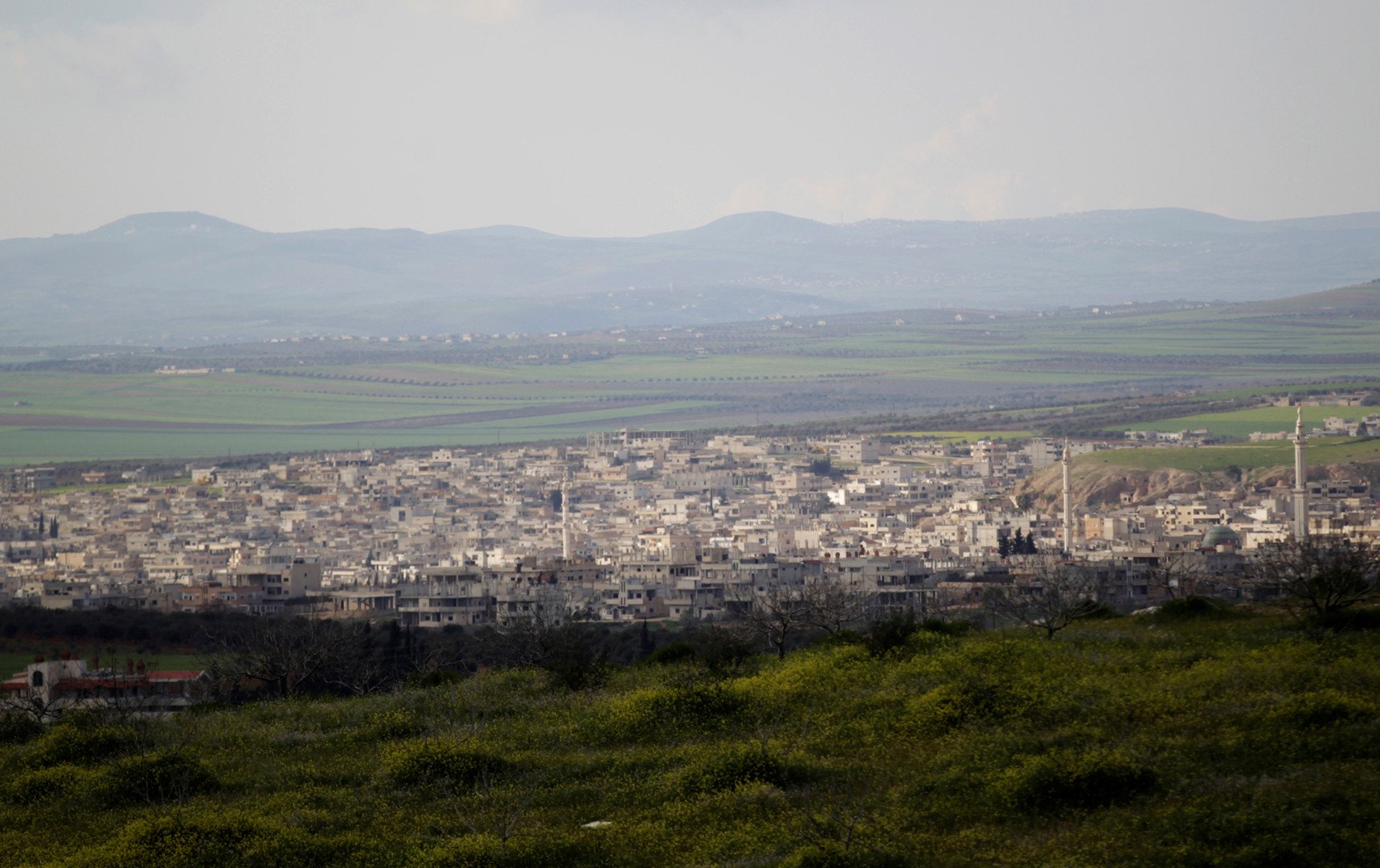 مصدر عسكري لـRT: الجيش السوري يحكم السيطرة على قرية ترعي وتلتها الاستراتيجية شرق خان شيخون