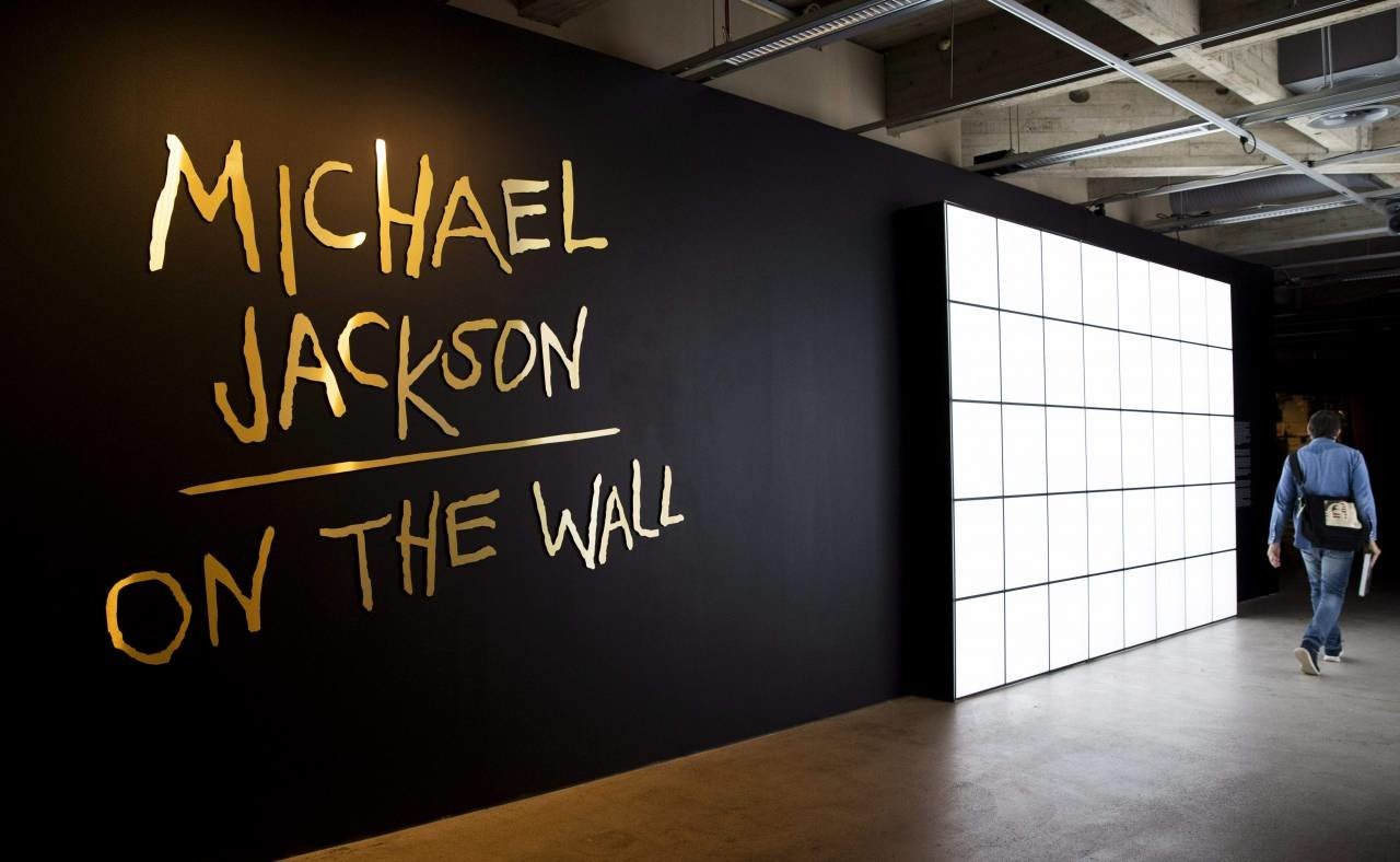 معرض فني عن مايكل جاكسون في فنلندا لا يسعى لتمجيد الفنان المتهم بالتحرش الجنسي