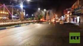 الأردن.. اشتباكات بين متظاهرين وقوات الأمن في مدينة الرمثا الحدودية مع سوريا (فيديو)