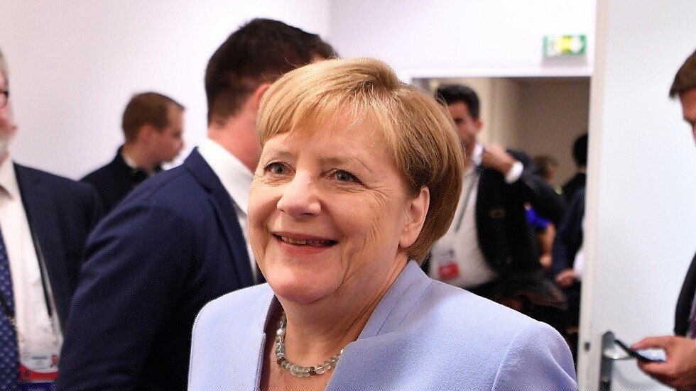 ميركل قد تعود للجامعة بعد انتهاء مشوارها السياسي