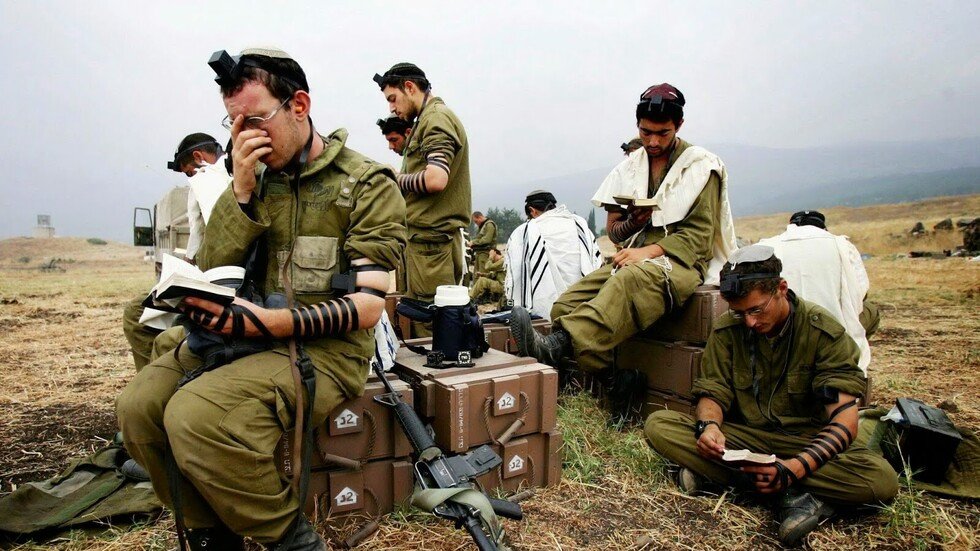 نصر الله  ونتنياهو على " الوحدة ونص"!