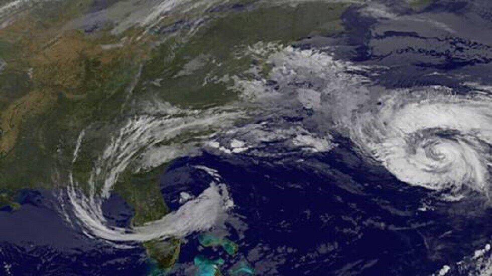 بولتون يحذر الأمريكيين من "دوريان": ابتعدوا عن الشواطئ وكونوا أذكياء