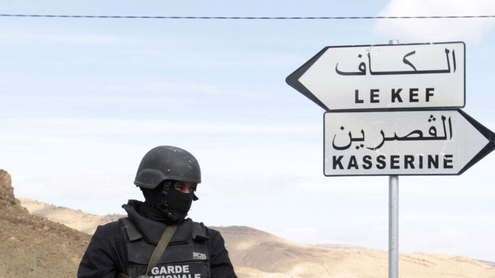 تونس: مقتل ضابط و3 إرهابيين في تبادل لإطلاق النار بولاية القصرين الحدودية