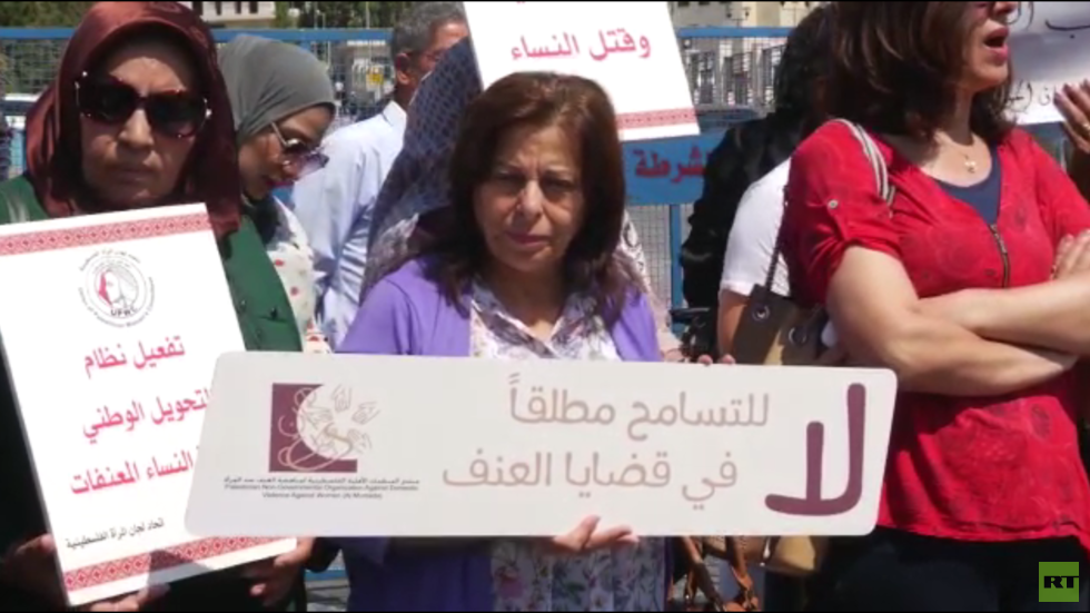 صوت إسراء يصيح.. أوقفوا شحذ السكاكين!