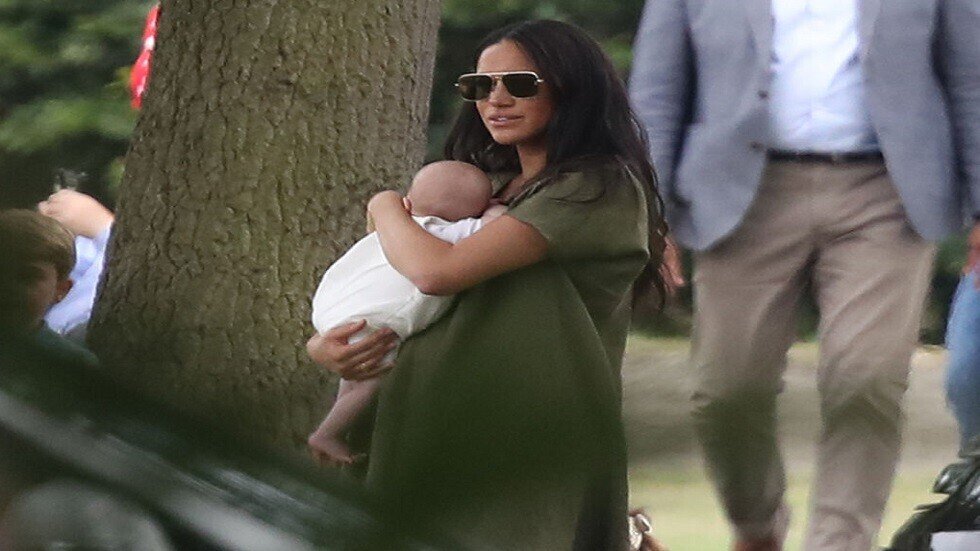 ميغان ماركل تتخذ قرارا صارما يتعلق بوالدها وطفلها
