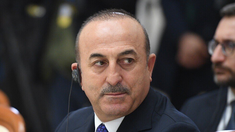 أوغلو يتهم الناتو بسياسة الكيل بمكيالين