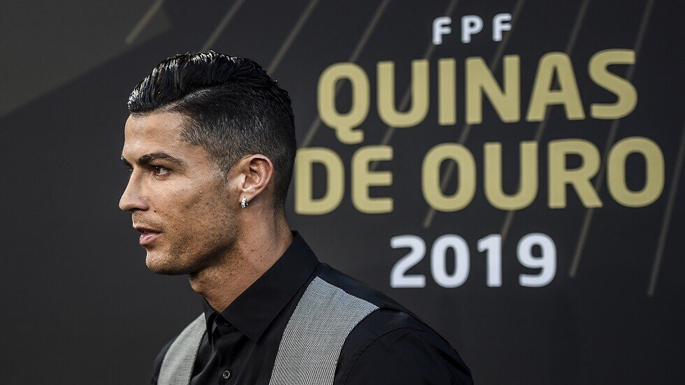 رونالدو ينال جائزة جديدة