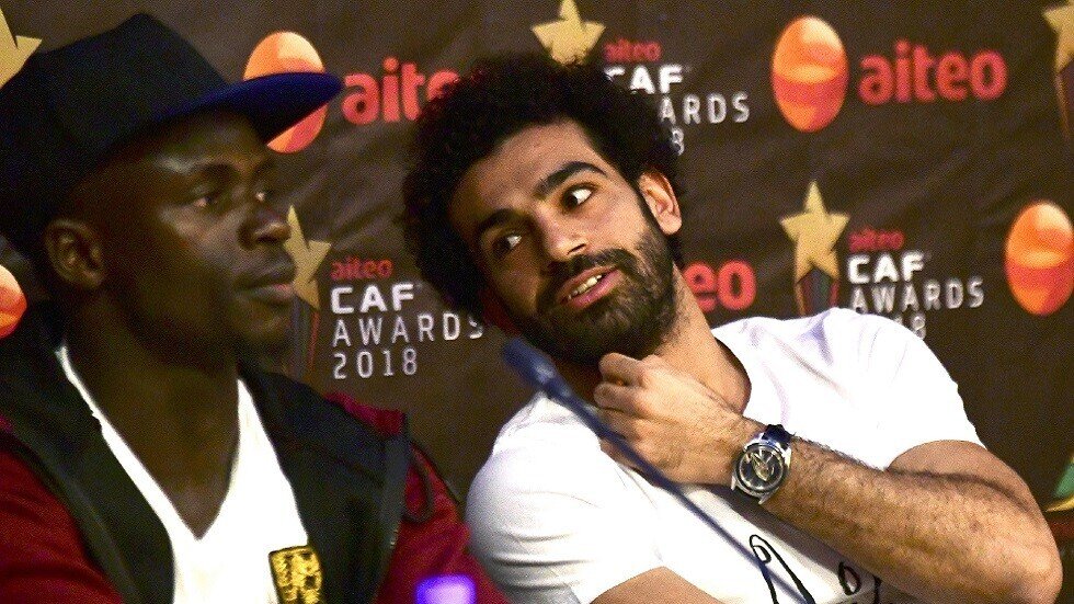 مدرب ليفربول ينتصر لصلاح