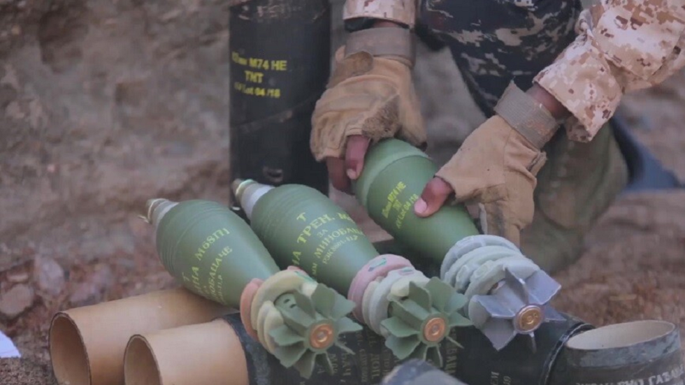 كيف وصلت أسلحة اشترتها الحكومة الأمريكية إلى 