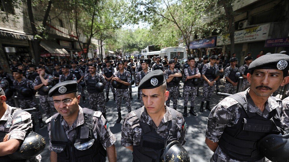 الأردن.. نقابة المعلمين تعلن الإضراب يوم الأحد