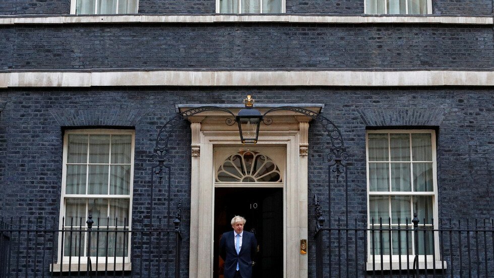 جونسون: لن استقيل