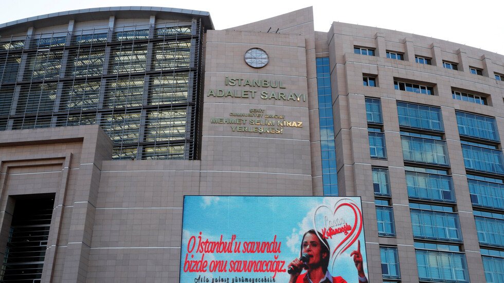 تركيا.. السجن 10 سنوات لقيادية معارضة متهمة بـ "إهانة" أردوغان