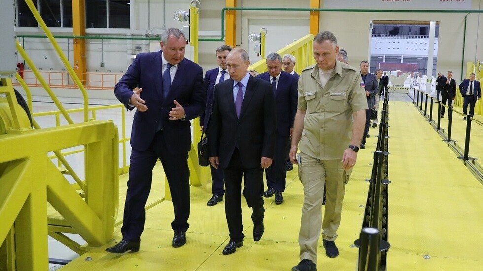 بوتين يطالب باحترام المواعيد المقررة لبناء مطار 