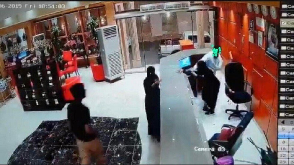 السعودية.. النيابة العامة تباشر التحقيق في واقعة فندق صبيا (فيديو)