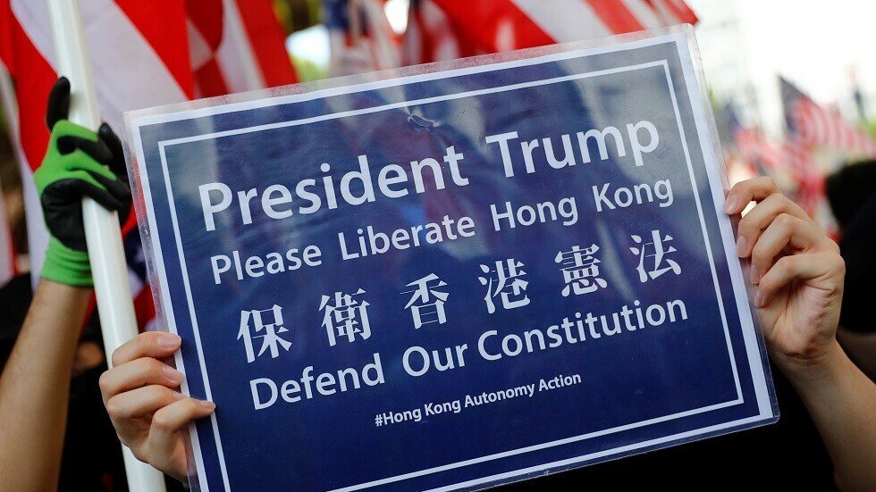 محتجو هونغ كونغ يطالبون ترامب بـ