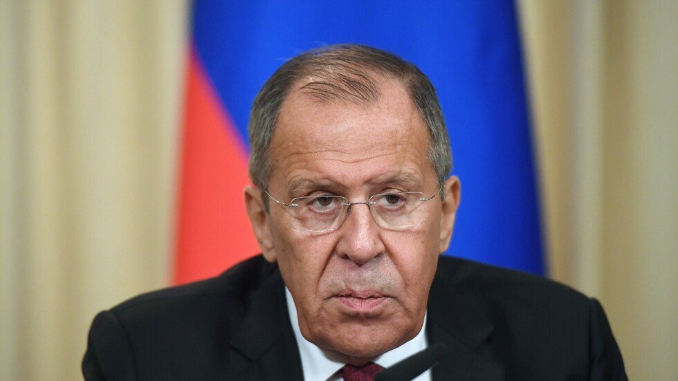 لافروف: روسيا تقيم إيجابيا أفكار ماكرون حول تطبيع العلاقات بين موسكو وباريس