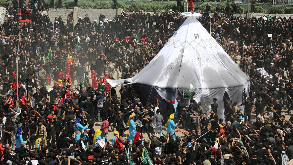 كربلاء تعلن الحداد ثلاثة أيام بعد وفاة وإصابة 133 زائرا