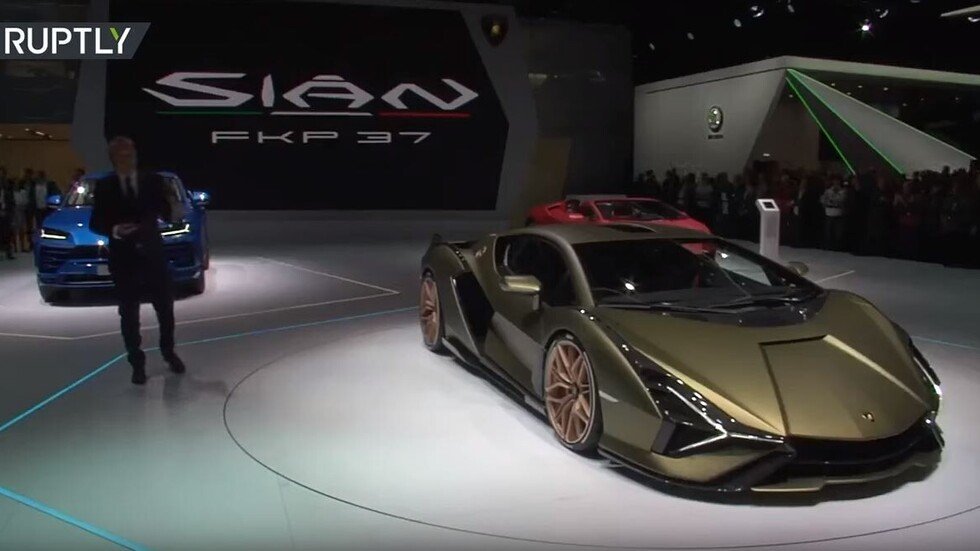 لامبورغيني تدخل عصر السيارات الكهربائية