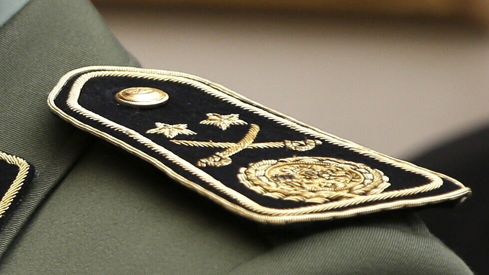 العثور على جنرال جزائري ميتا في مكتبه