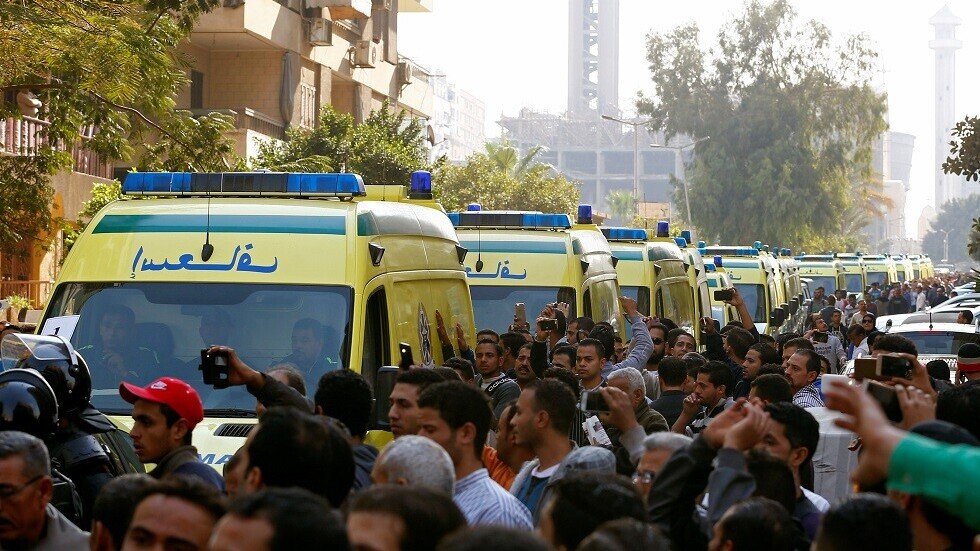 مصر.. مقتل وإصابة 14 شخصا في سقوط "ميكروباص" من أعلى محور ⁧‫صفط اللبن‬⁩ بالجيزة (صور)