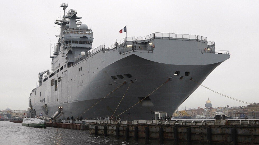 تحية حارة من الكرملين لباريس: روسيا ستبني حاملات مروحياتها بنفسها