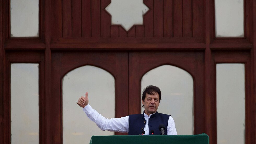 خان يحذر الهند من تحفيز التطرف الإسلامي في العالم