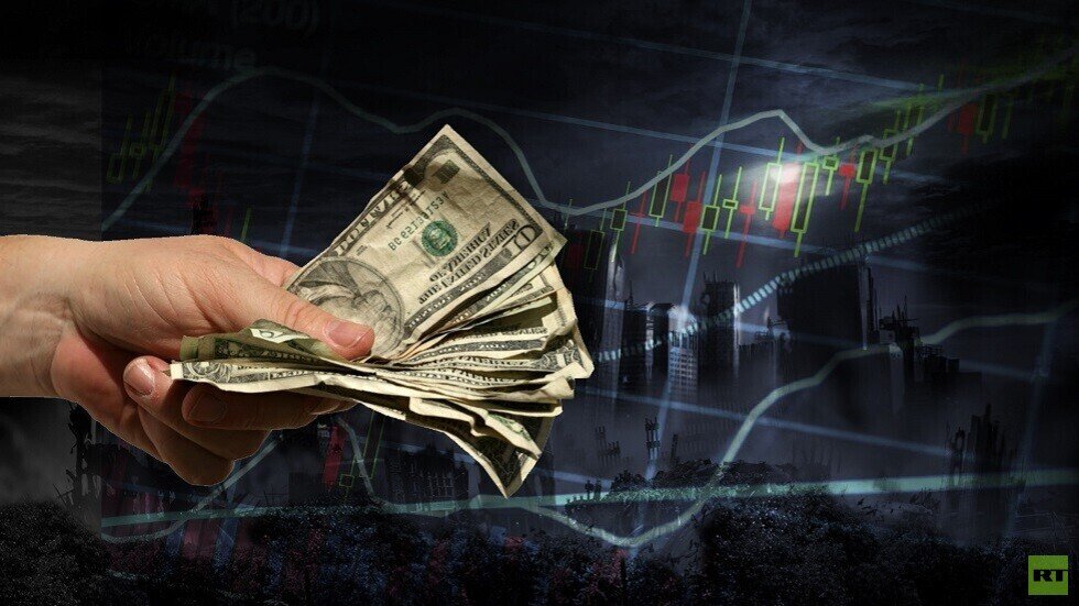 الاقتصاد العالمي على حافة الانهيار.. فهل آن الأوان للتخلص من الدولار واليورو؟