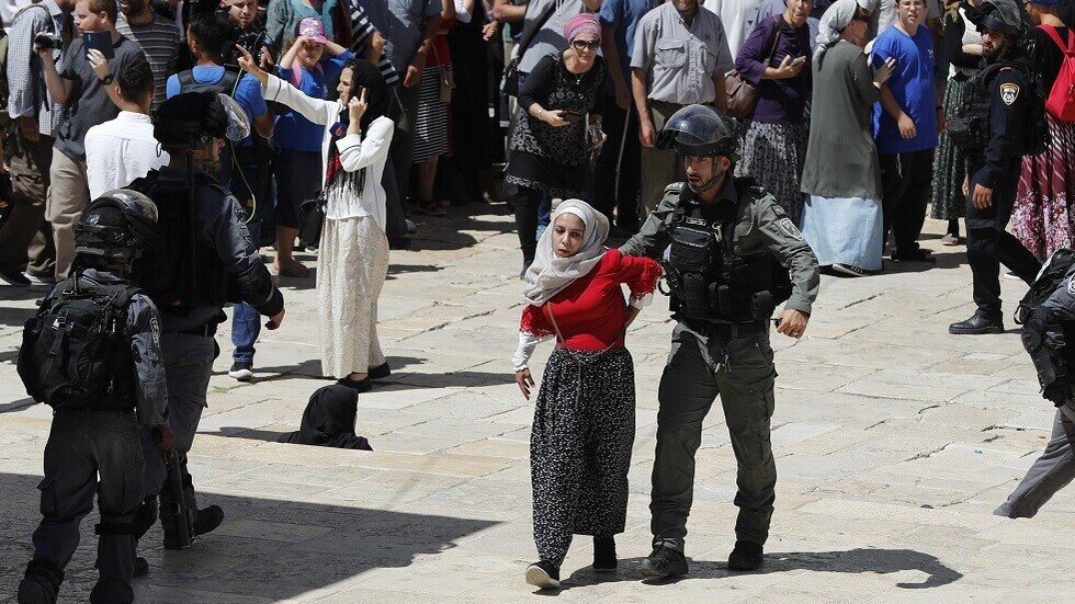 إصابة 46 فلسطينيا خلال مواجهات مع الجيش الإسرائيلي في القدس