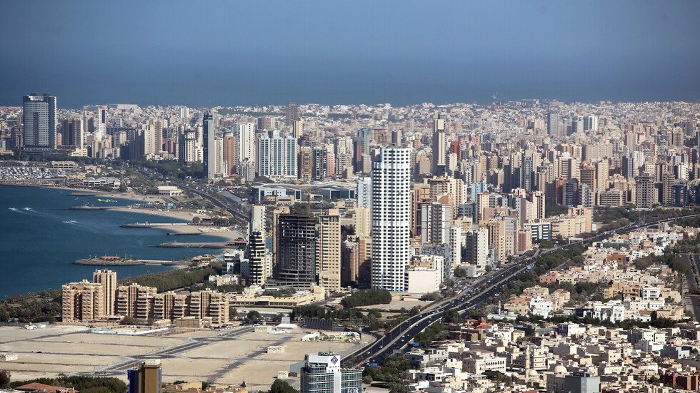 الكويت تشدد الإجراءات الأمنية حول مواقعها الحيوية عقب اختراق طائرة مسيرة أجواء البلاد