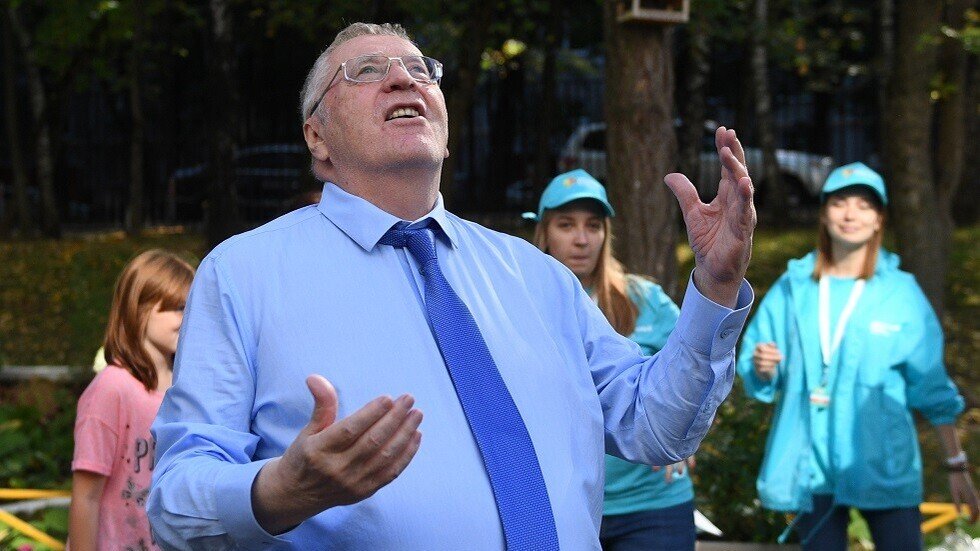 سياسي روسي كبير يستعين بالسحرة لطرد الأرواح الشريرة من جسده