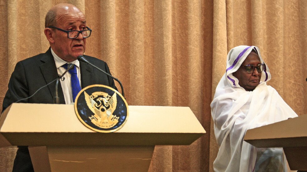 لودريان من الخرطوم: ندعم جهود إعادة انخراط السودان في المجتمع الدولي