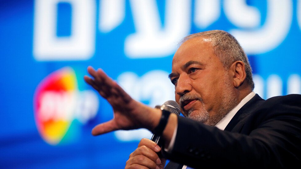 ليبرمان: نحن من سيقرر من يكون رئيس الحكومة الإسرائيلية المقبلة