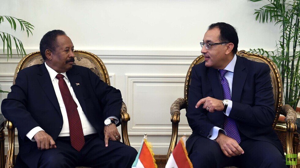 القاهرة: زيارة رئيس وزراء السودان تاريخية وفي ظروف مشابهة لما شهدته مصر