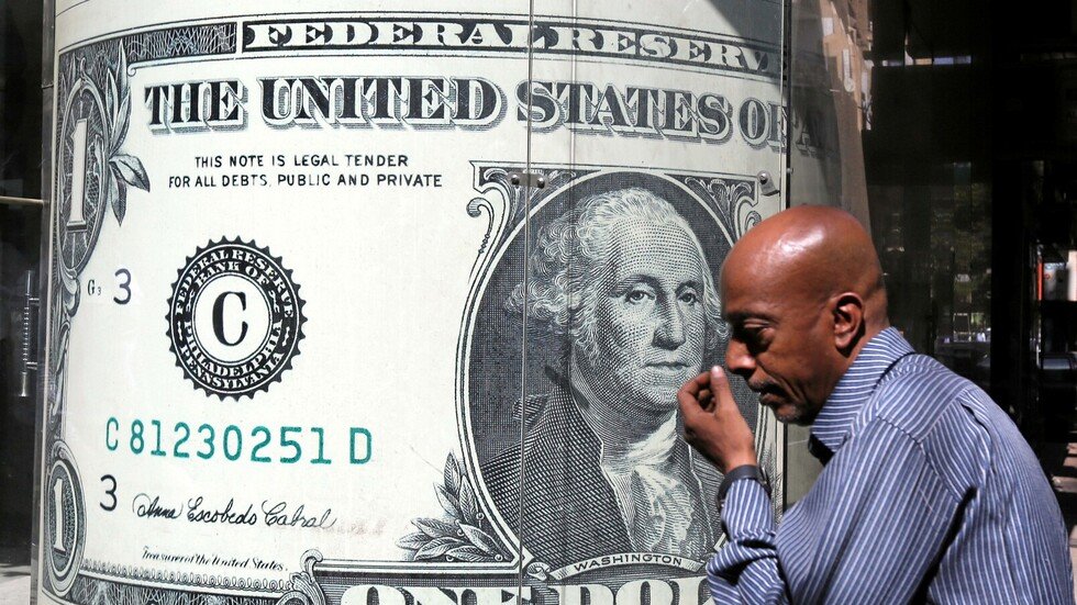 تراجع جديد للدولار أمام الجنيه.. الأسباب ومتى سيعاود الارتفاع