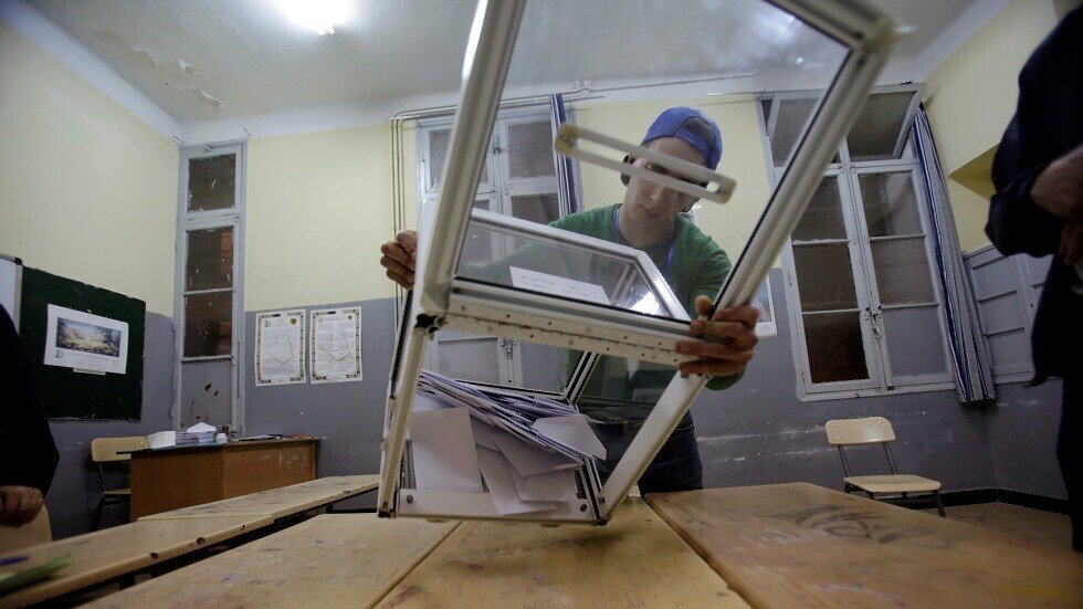 الجزائر.. 20 راغبا في الترشح لانتخابات الرئاسة