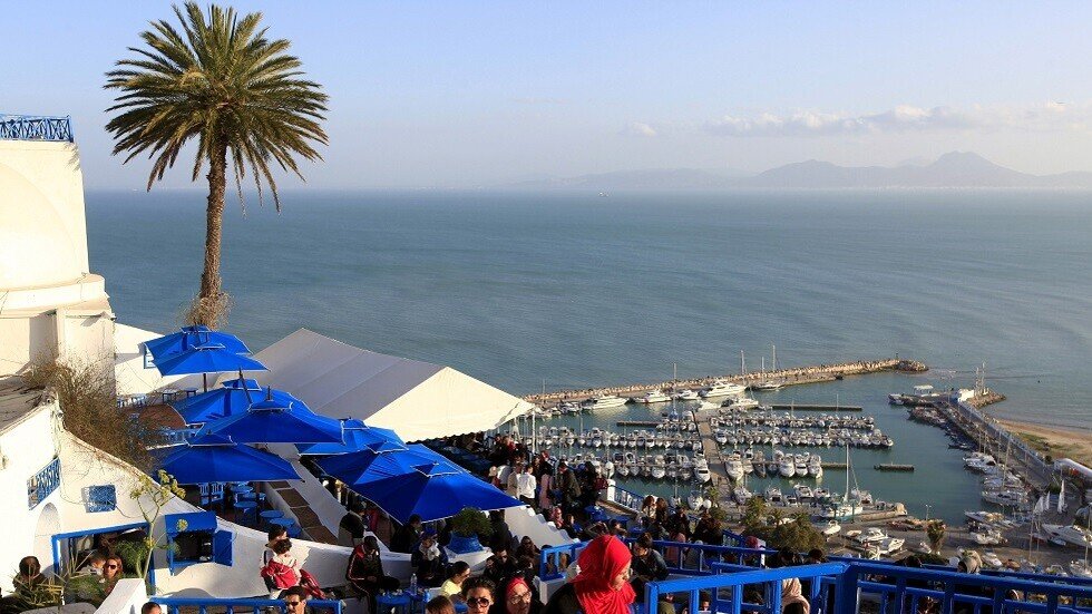 وزارة السياحة التونسية توضح بعد تداول خبر احتجاز سائحين كرهائن بفندق