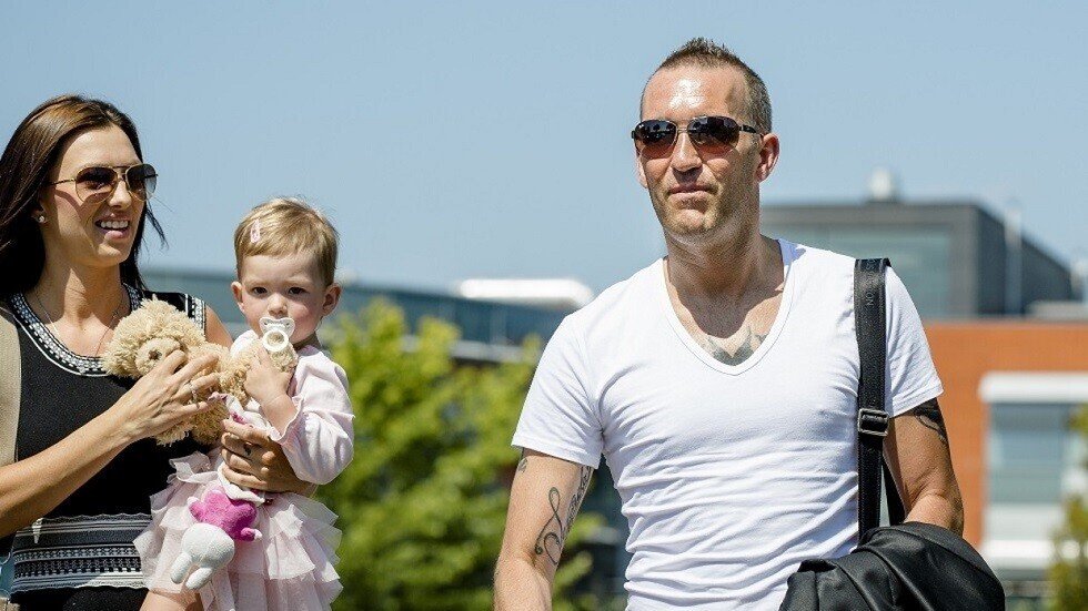 زوجة لاعب هولندي أنهى حياته بـ 