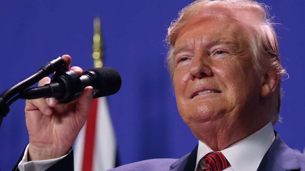 مسؤول: اتصال ترامب بزيلينسكي قد يبرر مساءلته