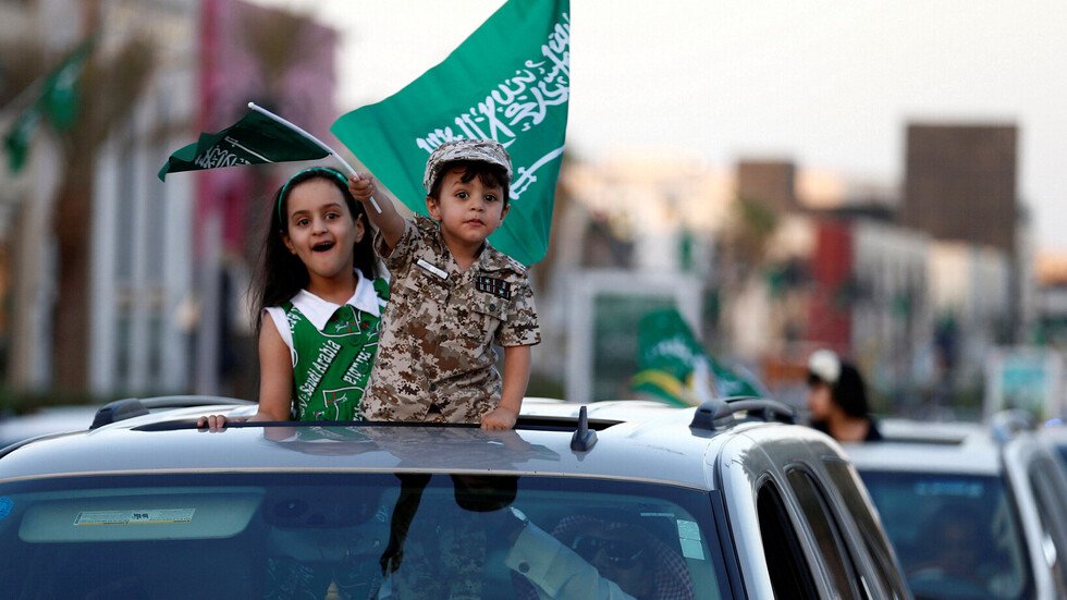 "الأمير النائم" يشارك في احتفالات اليوم الوطني السعودي