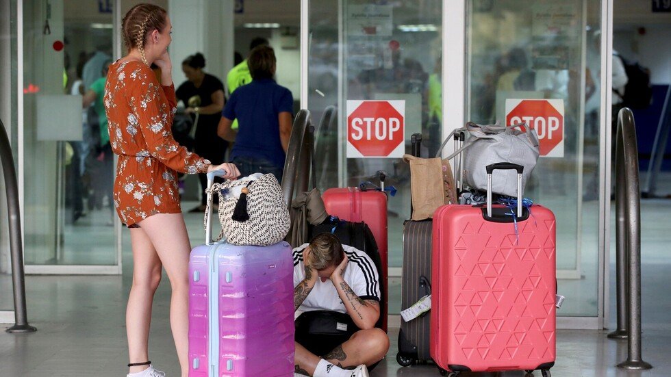 تداعيات انهيار "توماس كوك".. احتجاز بريطانيين في كوبا