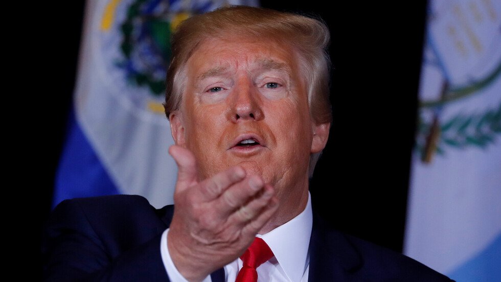 ترامب حول مسألة عزله: أكبر مطاردة للساحرات في التاريخ الأمريكي