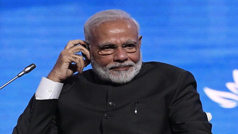 بيل غيتس يمنح رئيس الوزراء الهندي جائزة الصحة والنظافة