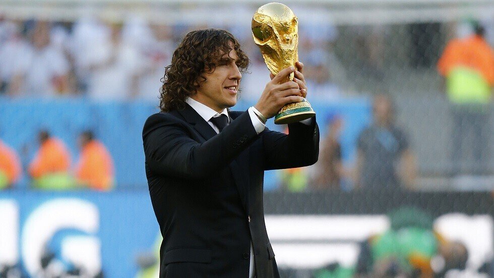 بويول "قلب الأسد" يحسم أمر العودة لناديه القديم برشلونة